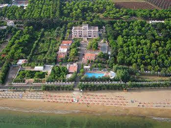 Hotel Residence Adria Rodi Garganico Exteriér fotografie