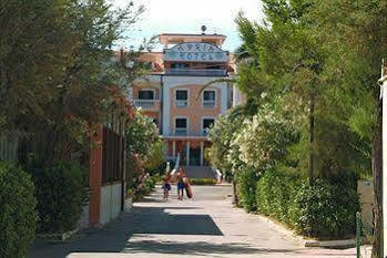Hotel Residence Adria Rodi Garganico Exteriér fotografie